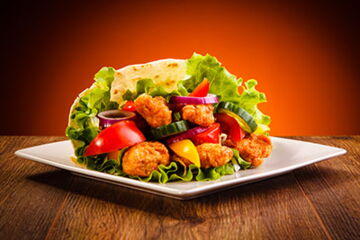 Nuggets Dürum (Teigrolle) mit Salat und Soße