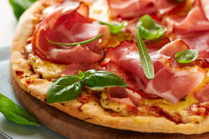 Pizza mit Rinderschinken